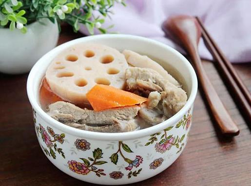 廣東十大靚湯排名,五指毛桃豬骨湯、黨參黃芪燉雞湯美味又滋補