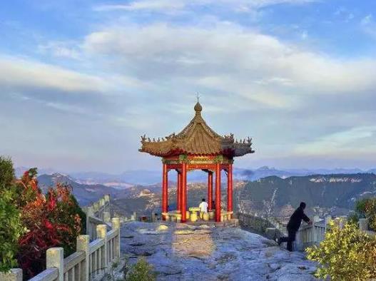 山東十大著名景點,嶗山景區(qū)是道教名山、趵突泉景區(qū)景觀獨特