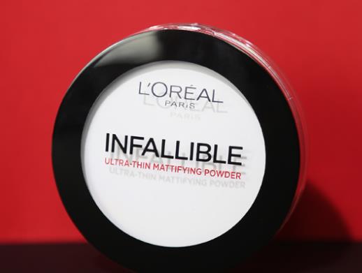 全球最持久的定妝產品,玫珂菲控油噴霧、魅可無瑕柔光散粉無懼出油