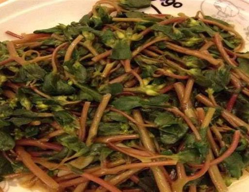 容易引起孕婦流產(chǎn)的東西,菠蘿會(huì)引起孕婦中毒,生大蒜易引起腹瀉