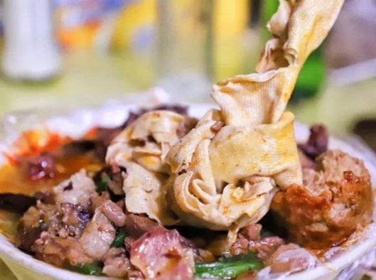 哈爾濱美食店排行榜,紅博中央公園食林、松花江索道星空夜宴十分愜意