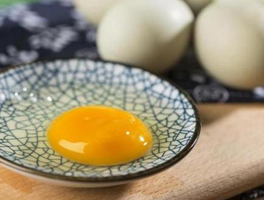 孕婦堅決不能吃的東西排名,桂圓易上火便秘、罐頭食品對健康不利