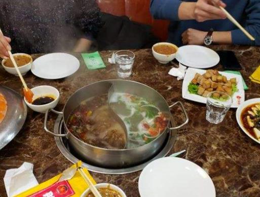 吉林十大火鍋店排行榜,鼎匯豐重慶老火鍋、燈火小團(tuán)圓重慶老火鍋很不錯(cuò)