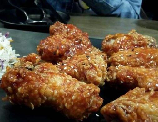 蘇州十大熱門(mén)小吃店排名,老成都吃貨鋪人氣火爆、潘玉麟糖粥攤要排隊(duì)