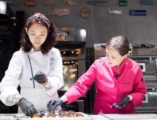 中國十大隱形高薪行業排名,網絡營銷師收入高、景觀設計需求大