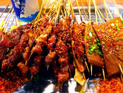 北海十大燒烤店排行榜,俏東風海鮮餐廳、聚友緣燒烤就餐環境舒適