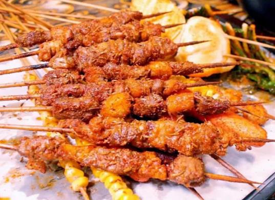 北海十大燒烤店排行榜,俏東風海鮮餐廳、聚友緣燒烤就餐環境舒適