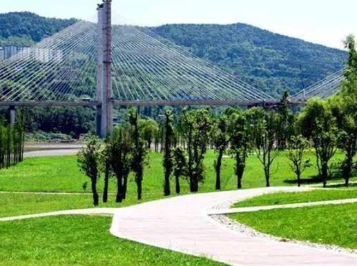 德陽十大公園廣場排行榜,三星堆大草原適合散步、東湖山公園環境很好