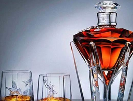 世界最貴的十大奢華名酒,萊伊925龍舌蘭、蘇格蘭迪瓦伏特加有價無市