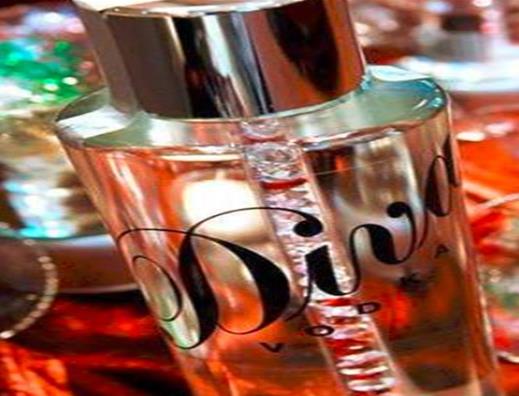 世界最貴的十大奢華名酒,萊伊925龍舌蘭、蘇格蘭迪瓦伏特加有價無市