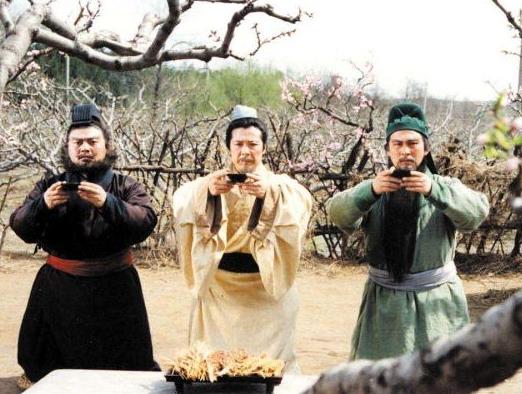 中國十大電視劇排行,《還珠格格》是瓊瑤最有名的作品,《武林外傳》很經(jīng)典