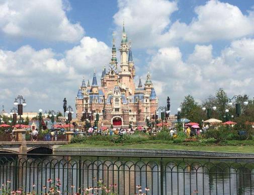 能夠介紹旅游勝地的APP,賽導游視覺體驗感好,小鹿導游讓旅游更輕松