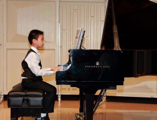 孩子十個必學的才藝排名,繪畫培養想象力、鋼琴增加音樂感知力