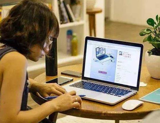 2020百度沸點年度生活方式,戴口罩成習慣,直播帶貨很火熱