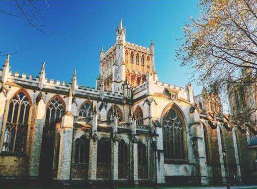 十大英國名牌大學(xué)排行榜,劍橋大學(xué)、牛津大學(xué)國際公認(rèn)的學(xué)術(shù)地位高
