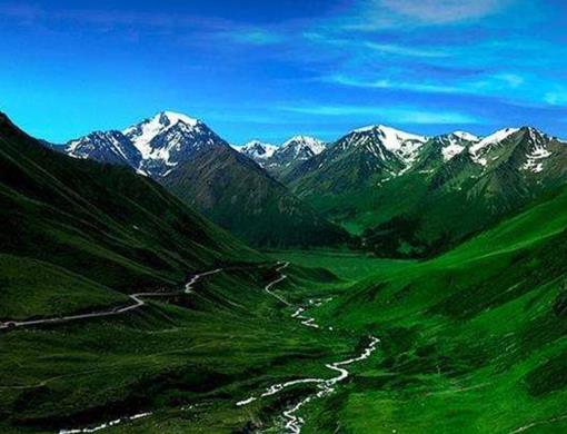 中國十大最美天路排名,塔克拉瑪干沙漠公路、新藏公路景色美