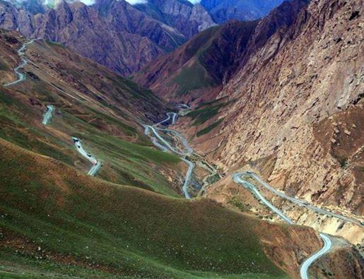 中國十大最美天路排名,塔克拉瑪干沙漠公路、新藏公路景色美