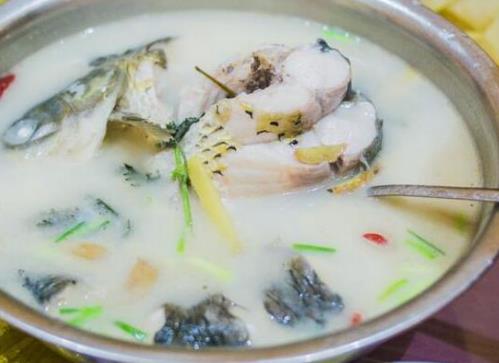 陜西十大名菜排行榜,溫拌腰絲清爽利口、水晶蓮菜餅鮮美可口