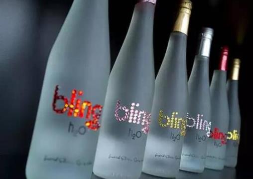 世界十大奢侈礦泉水排名,比佛利山莊90h20、莫迪利亞尼礦泉水都很貴