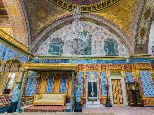 世界十大著名宮殿排行榜,故宮歷史研究價值高、布達拉宮氣勢恢宏