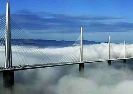 世界上最驚悚的十座橋梁排行榜,蘭卡威天空之橋、蓬特德大吊橋很驚險