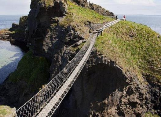 世界上最驚悚的十座橋梁排行榜,蘭卡威天空之橋、蓬特德大吊橋很驚險