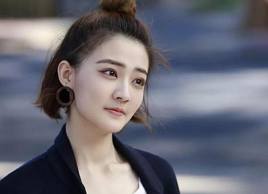 中國最美十大90后校花排行榜,迪麗熱巴、古力娜扎美得有特色