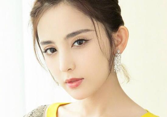 中國最美十大90后校花排行榜,迪麗熱巴、古力娜扎美得有特色