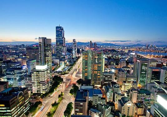 十大“全球最累城市”排行榜,香港連續兩年位于榜首、新加坡平均工作時高