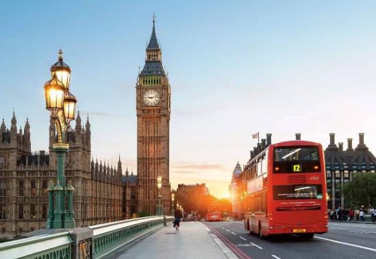 十大“全球最累城市”排行榜,香港連續兩年位于榜首、新加坡平均工作時高