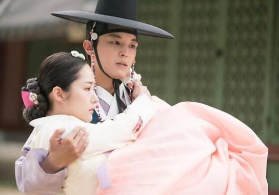 韓國十大經(jīng)典古裝電視劇,一枝梅是水母迷你連續(xù)劇、茶母是月火劇