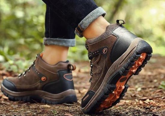 西藏旅游十大必備裝備,背包不可缺少、服裝定要準備排汗內衣