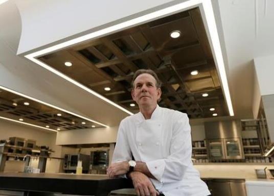 歐美十大頂級(jí)廚師排名,喬·盧布松米其林總星數(shù)最多、艾倫·杜卡斯聞名世界