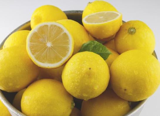 世界最酸的十大水果排名,酸葡萄可以制成蜜餞、青梅非常酸