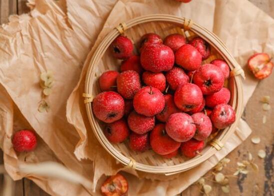 世界最酸的十大水果排名,酸葡萄可以制成蜜餞、青梅非常酸