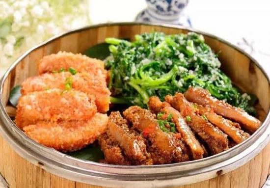 十大武漢特色菜排名,清蒸武昌魚營養(yǎng)價值高、紅蒜薹炒臘肉非常香