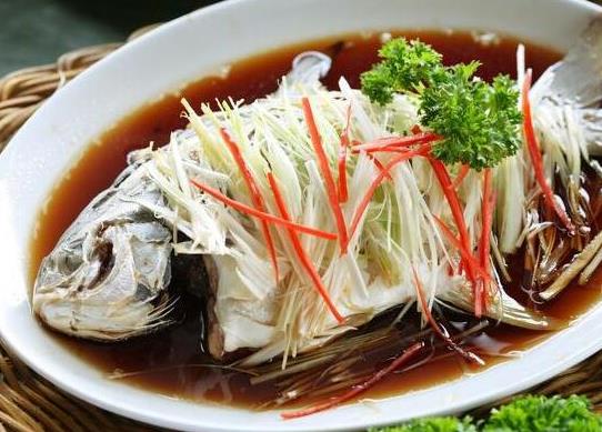 十大武漢特色菜排名,清蒸武昌魚營養(yǎng)價值高、紅蒜薹炒臘肉非常香