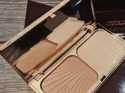 十大高光品牌排行榜,肌膚之鑰高光、羅拉瑪斯亞高光妝容很通透