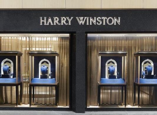 十大鉆石品牌排行榜,戴比爾斯的設(shè)計(jì)獨(dú)一無(wú)二、蒂芙尼的產(chǎn)品很經(jīng)典