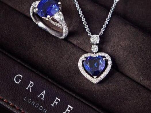 十大鉆石品牌排行榜,戴比爾斯的設(shè)計(jì)獨(dú)一無(wú)二、蒂芙尼的產(chǎn)品很經(jīng)典