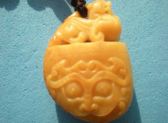 世界十大最值錢的玉石排名,羊脂白玉細膩油性好、和田黃玉是玉中之皇