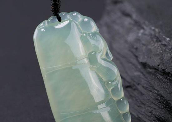 世界十大最值錢的玉石排名,羊脂白玉細膩油性好、和田黃玉是玉中之皇