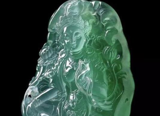世界十大頂級翡翠排名,玻璃種翡翠質地細膩、龍石種翡翠價格昂貴