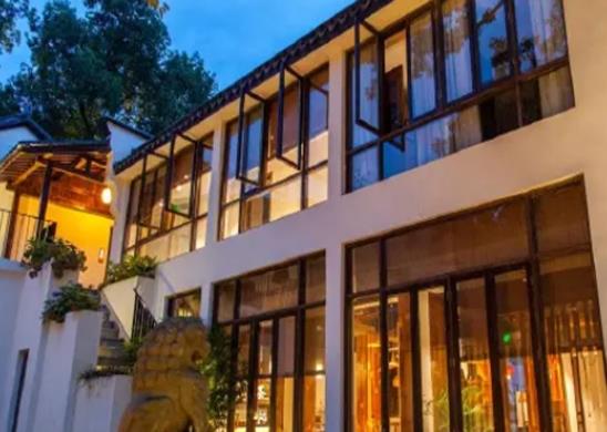 湖州十大最美民宿排行榜,南潯花跡民宿設(shè)施齊全、囿舍民宿交通便利