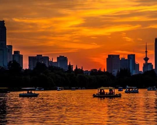 南京十大最好玩的景點,紅山森林動物園、南京科技館很受游客歡迎