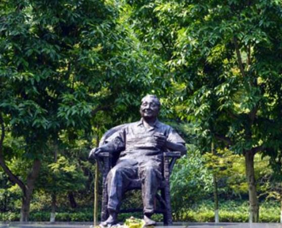 中國十大著名紅色旅游景點,延安革命紀念地景區、西柏坡深受人們歡迎