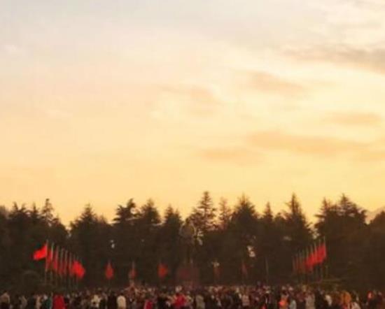 中國十大著名紅色旅游景點,延安革命紀念地景區、西柏坡深受人們歡迎