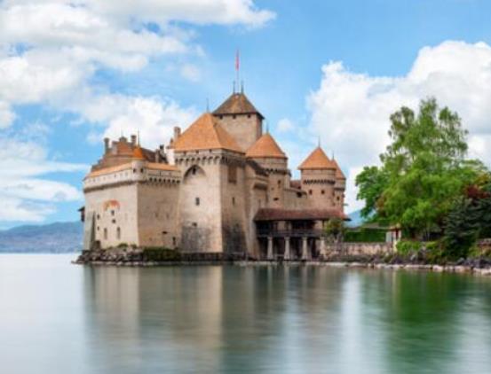 世界十大最美童話城堡排名,新天鵝城堡、圣米歇爾山城堡恍若仙境