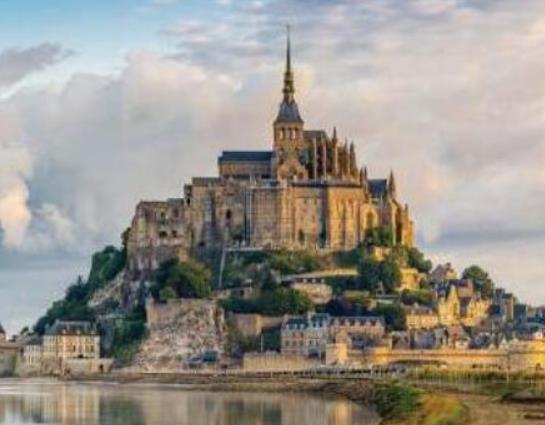 世界十大最美童話城堡排名,新天鵝城堡、圣米歇爾山城堡恍若仙境