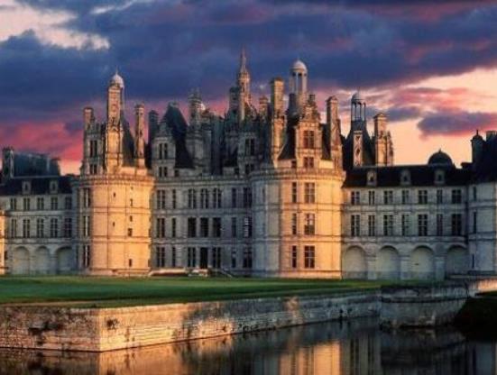 世界十大最美童話城堡排名,新天鵝城堡、圣米歇爾山城堡恍若仙境